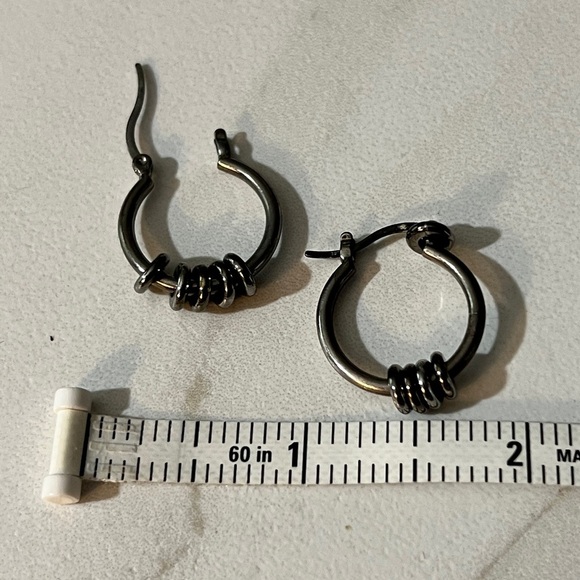 Elegant Gunmetal Silver Hoop Earrings - Picture 4 of 7